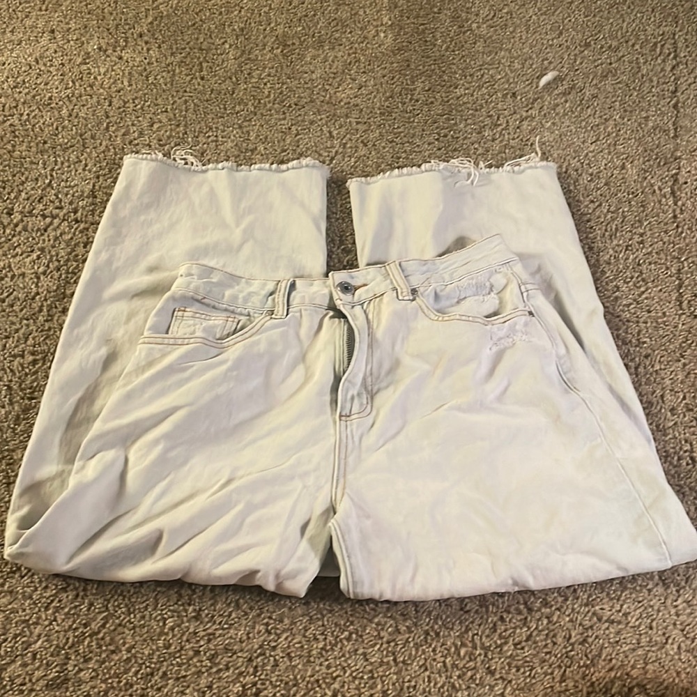 Cotton On Wide Legged Cropped Lightwash Frayed Jeans - Picture 6 of 10